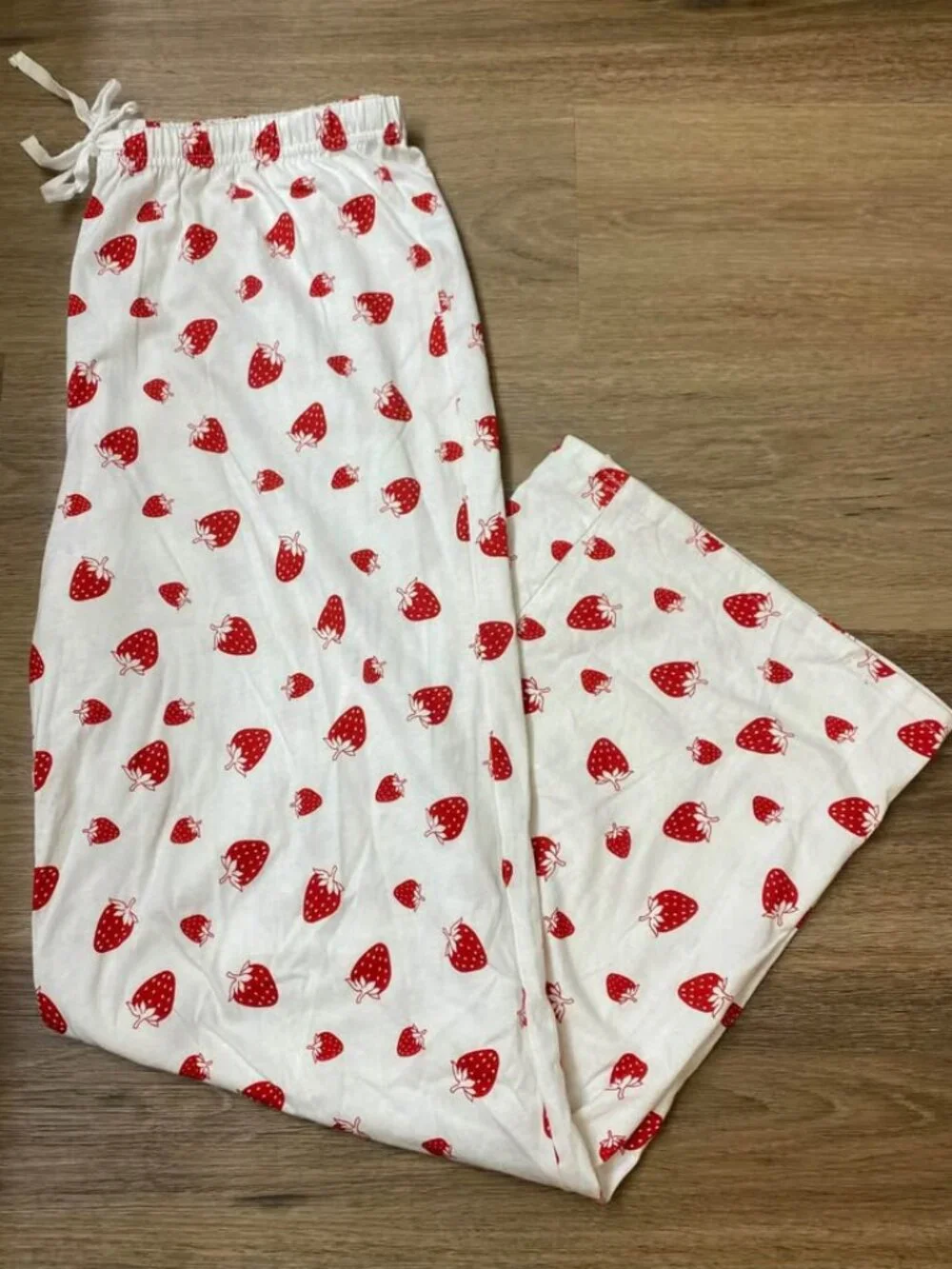 Forever 21 Women’s Strawberry Print Pajama Pants Size Medium 100% Cotton